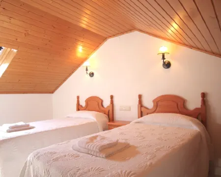 Complejo la Regalina Hotels in Valdes