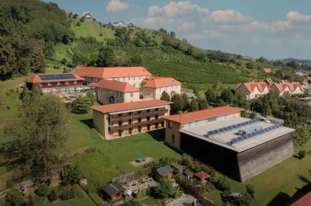 Jufa Hotel Deutschlandsberg Отели в г. Гундерсдорф