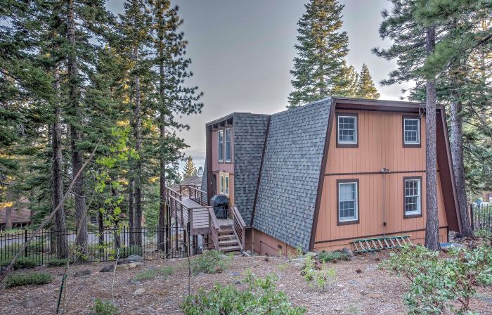 Tahoe City A-Frame Home 10 Mi to Skiing!