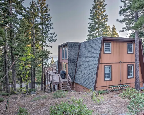 Tahoe City A-Frame Home 10 Mi to Skiing! Hotels in Dollar Point