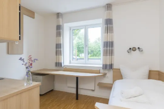 Henrys Sleeping am Augsburger Eiskanal Hotels in 