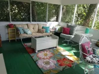 Carroll Manor: RecentlyRenovated English Tutor. Sleeps 8 Hotels in Ashland