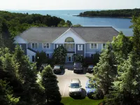Strawberry Hill Seaside Inn Hotels in Knox County