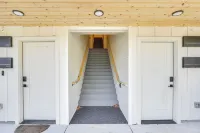 Walk to Beaches: 'Siletz Bay Bliss' Townhome - Homestays