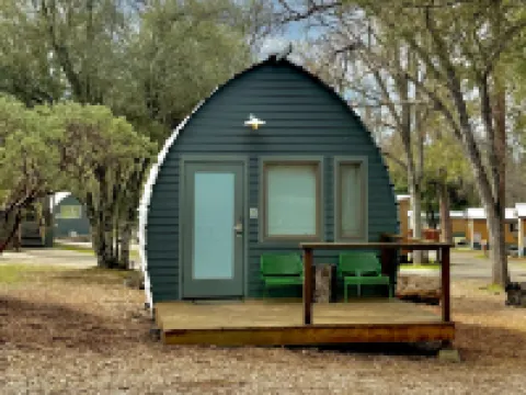 Sierra Meadows Hotels in Madera County