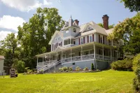 Hudson Manor Bed & Breakfast - 3-Star