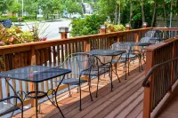 Lake Crest Inn