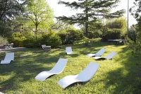 Logis Hôtel Castel Mouisson Hotels in Barbentane