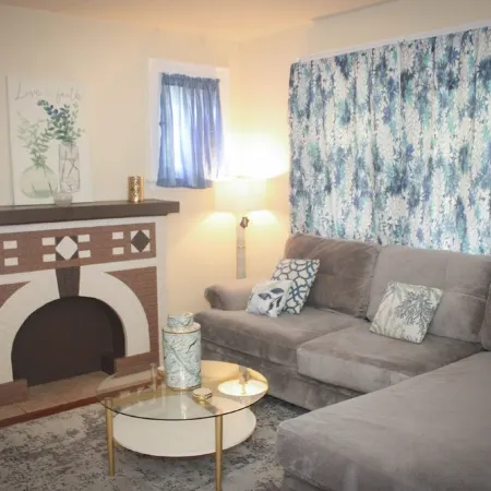 Modern Cozy Getaway 6 Miles from Downtown, Cincinnati