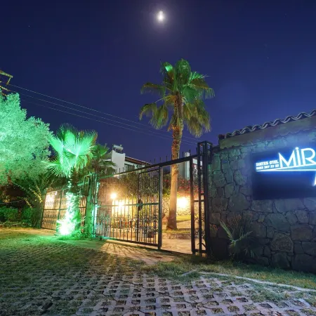 Mira Suites