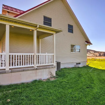 Custom Home w/ Decks in Boulder! Gateway to Parks!