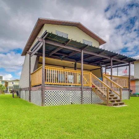 Hernando Beach Waterfront Home w/ Boat Dock & Deck