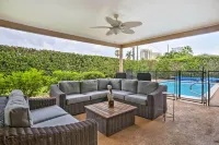 Riviera Beach Vacation Home w/ Pool: Walk to Beach - de playa