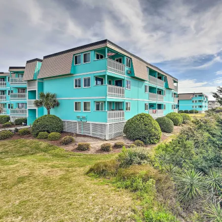 Beachfront Condo w/ Boardwalk & Pool Access!