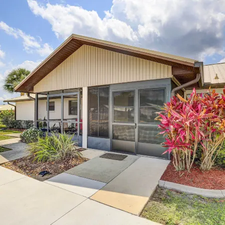 Screened Patio & Grill at Sebring Resort Community