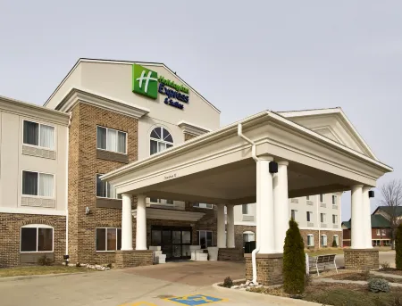 Holiday Inn Express & Suites Jacksonville Отели в г. Morgan County