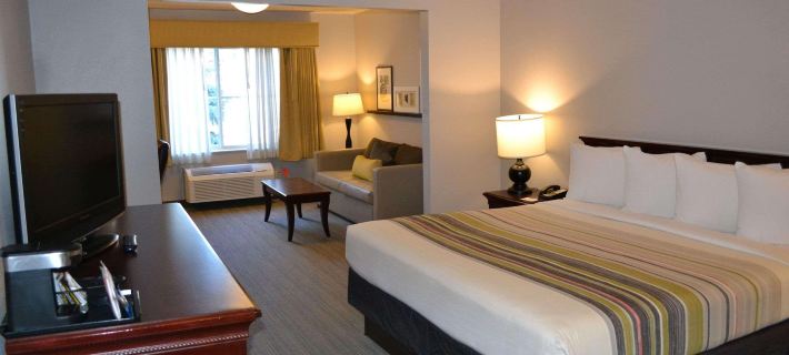Country Inn & Suites by Radisson, Gurnee, IL Hotels in Lake County