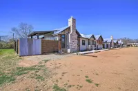 Uncorked Ranch Hill Country Home 1Mi to Winery! - Kylpylä