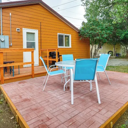 Quaint Cody Cottage w/ Grill: Walk to Downtown!