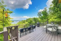 Lake-View Home w/ Deck + Gas Grill in Bernice! - Pet friendly