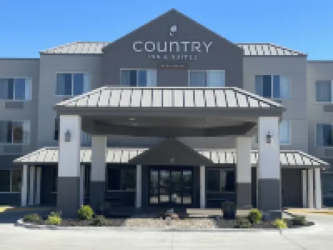 Country Inn & Suites by Radisson, Council Bluffs, IA Hotels in Lewis