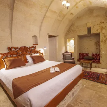 Canyon Cave Hotel