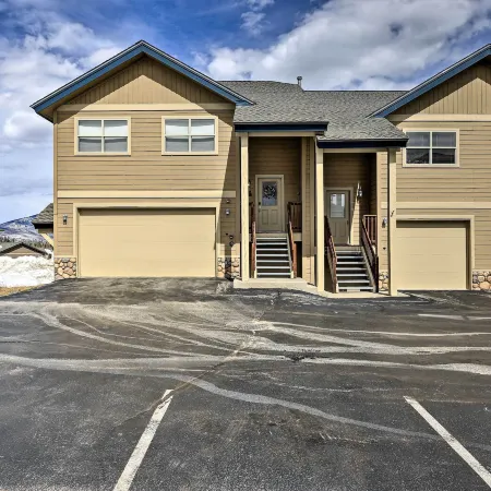 Silverthorne Condo w/ Deck: 11 Mi to Keystone
