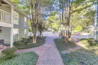1 Block to The Square: Oxford Condo! -  Ferienwohnungen