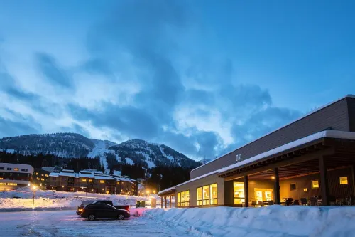 Nowhere Special Hostel Hotel di Rossland
