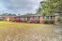 Cozy Wilmington Vacation Rental 10 Mi to Beach! - Spa