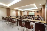 Max Hotel Panakkukang Makassar By LIFE