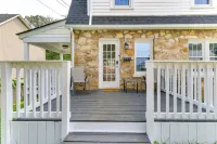 Chic Front Royal Retreat Near Shenandoah River! - parking