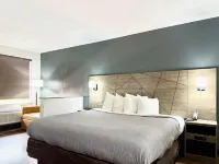 Quality Inn & Suites Greenville I-65 - parking