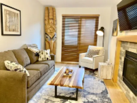Spring Creek Luxury One Bedroom Sleeps 4