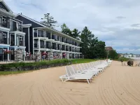 Sandy Beach and Outdoor Heated Pool - Charming Coastal Hideaway Hotels in Acme Township