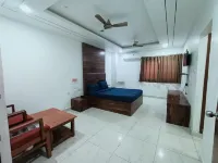 Hotel Sahasra DLA فنادق في 