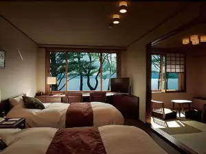 Lakeside Villa Suimeikaku