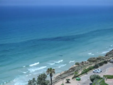 Netanya Panoramic Sea-View 4BR Apt Hotels in Scharonebene