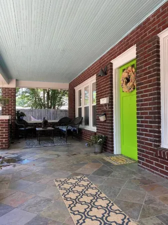 Zylee’s House on Choctaw is just a short walk to downtown Tahlequah.