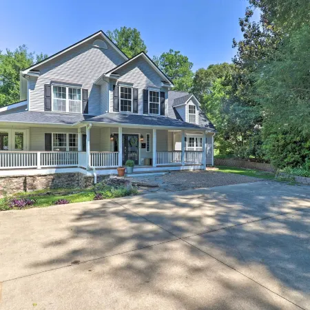 Creekside Brevard Home < 1 Mi to Downtown!