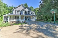 Creekside Brevard Home < 1 Mi to Downtown! - 3-Star