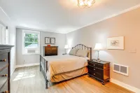 2 Mi to Dtwn: 2-Acre Retreat w/ Large Yard! - Wifi