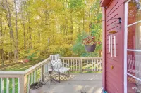 Tranquil 3 BR Stockbridge House w/ Private Deck! - Wifi