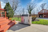 Pickle Hill - pool, pickleball court, sauna, near Hocking Hills, sleeps 10!