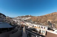Luxury Renovated Duplex with Pools Private Jacuzzi - Mountain view