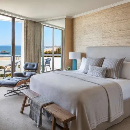Fairmont Miramar Hotel & Bungalows Отели рядом с достопримечательностью «Променад на Третьей улице»
