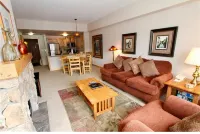 Gorgeous 1 Bedroom 1 Bath Condo in Center Village, Copper Mountain