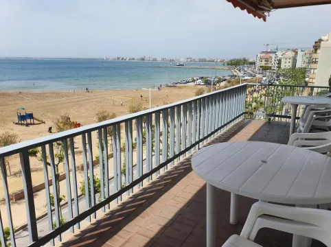 SUPER APARTAMENT IN FRONT OF THE BEACH IN DOWNTOWN WITH LARGE TERRACE