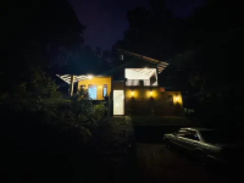 辛哈拉賈河邊度假村