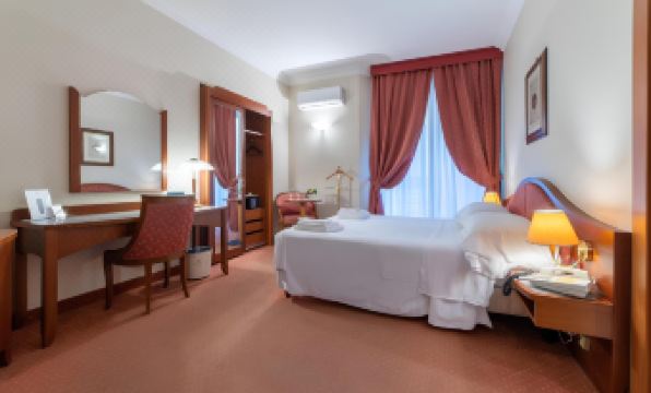 Massimo Plaza Hotel - Housity